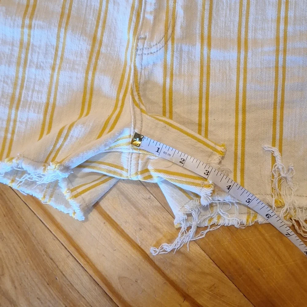 Anthropologie Pilcro Yellow & Cream Striped Cut Off High Waist Shorts Size 28 - Picture 12 of 12
